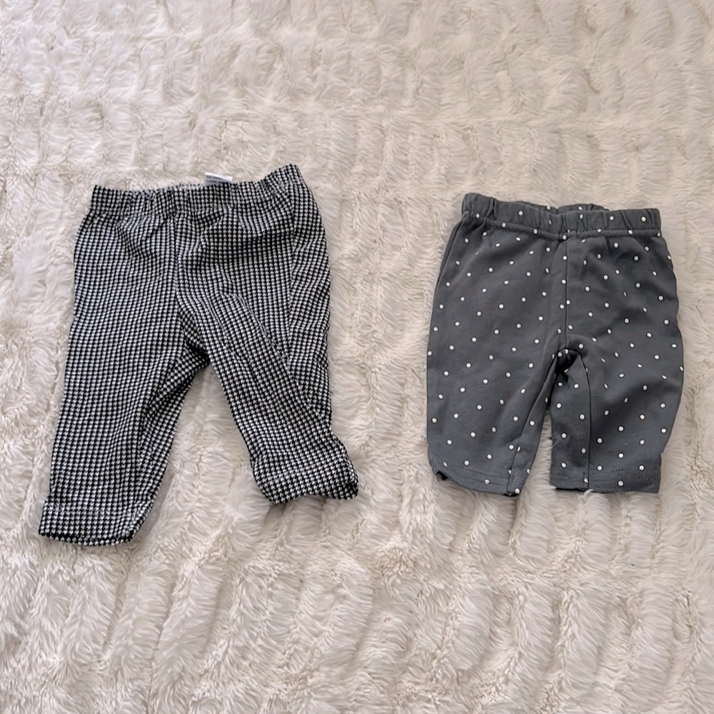 Newborn baby girl leggings.